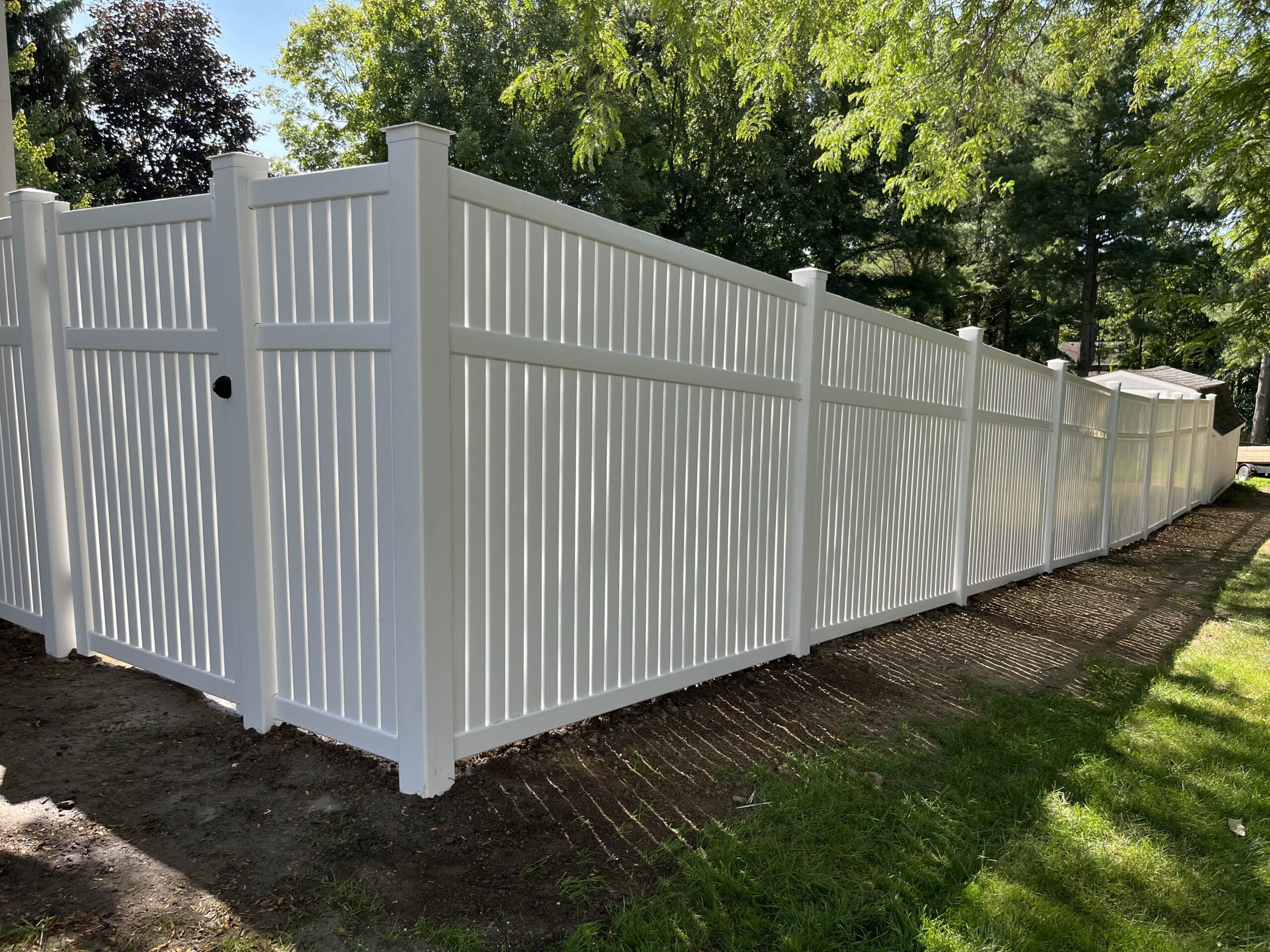 white pvc vinyl pool fence